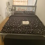 Lascelles House - A Few Mins To Us Embassy, Battersea Power Station & Central London
